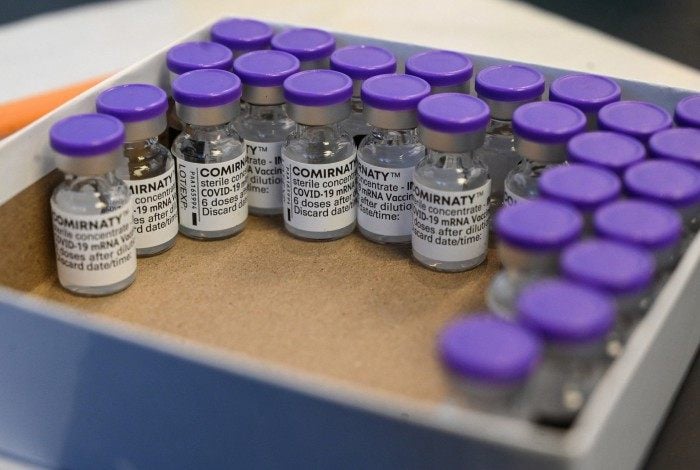 Ministério da Saúde negocia compra de mais 100 milhões de doses da Pfizer