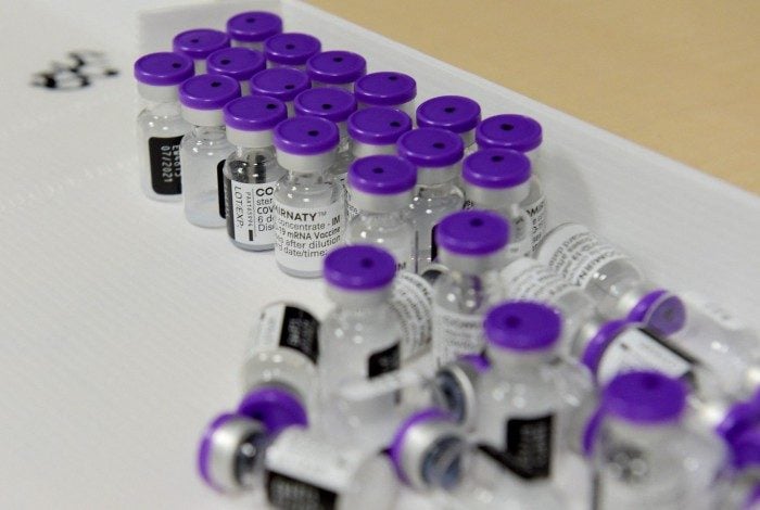 A remessa faz parte do acordo firmado entre o Ministério da Saúde e a farmacêutica no dia 19 de março, que totaliza 100 milhões de doses de vacinas até o final do terceiro trimestre de 2021