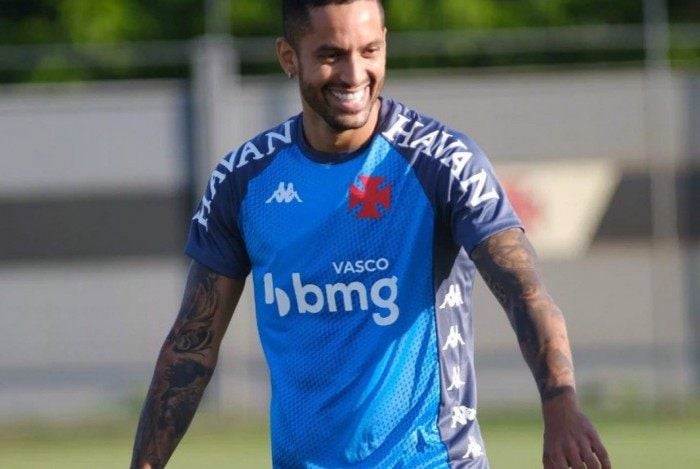 Sétimo reforço do Vasco para 2021, Rômulo chega com o aval de Marcelo Cabo e acirra a disputa no meio de campo