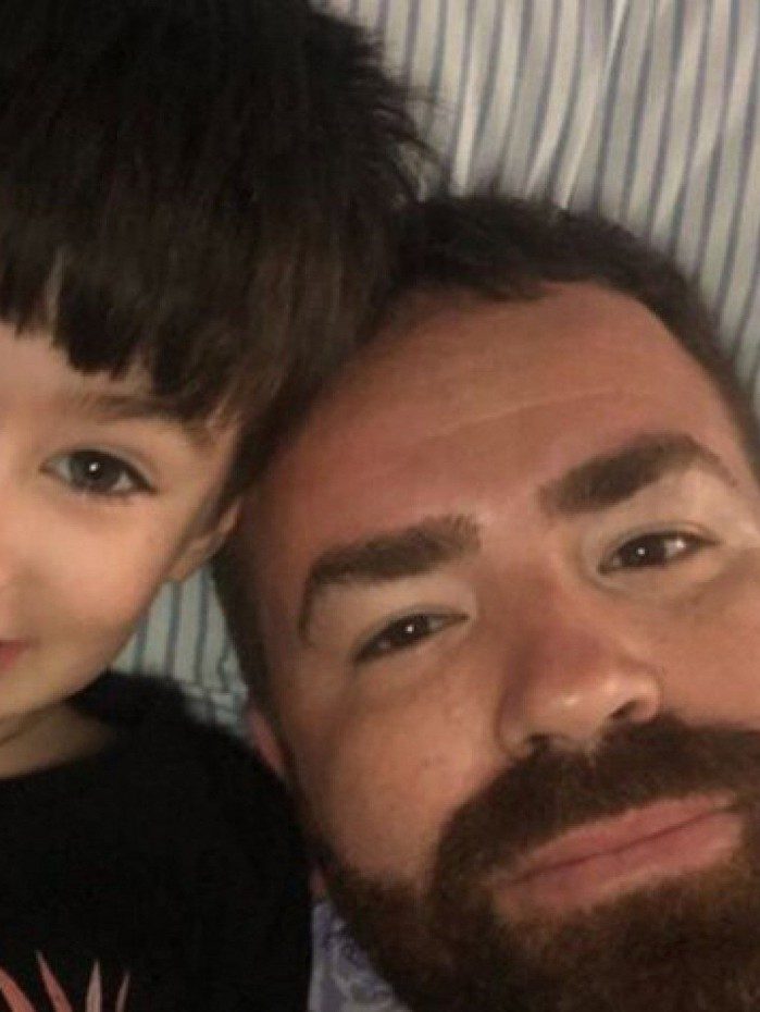 Leniel Borel ao lado do filho Henry Borel