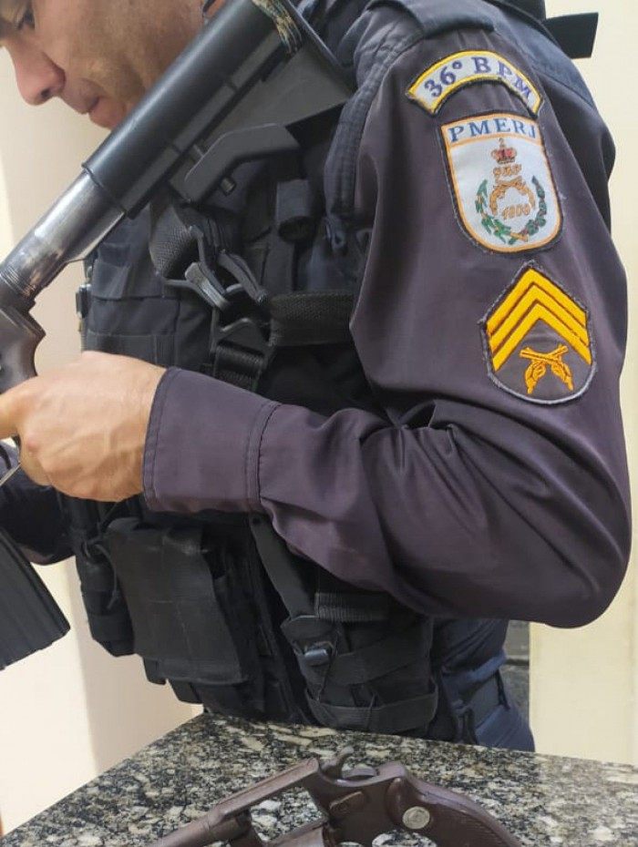 Santo Antônio de Pádua: Jovem é flagrado com revólver municiado durante ação do 36° BPM.