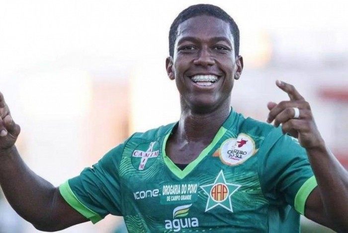 O volante Mauro Silva pode parar no Botafogo