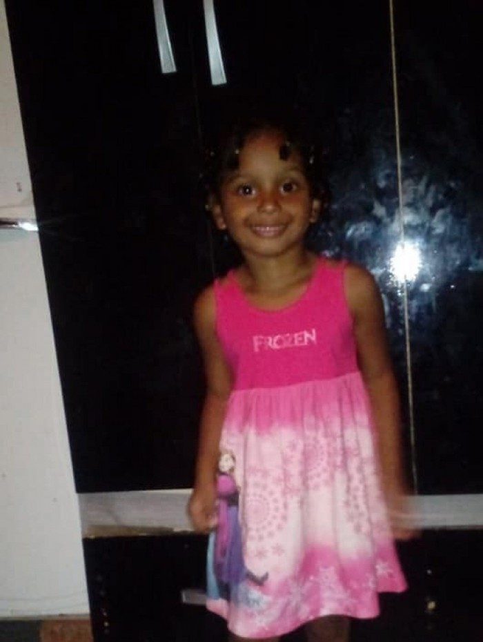 A pequena Ketelen Vit&oacute;ria