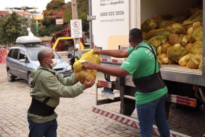 Os municípios da Baixada estão entre os 22 que serão atendidos por doação de 50 toneladas de alimentos a pessoas em situação de vulnerabilidade social