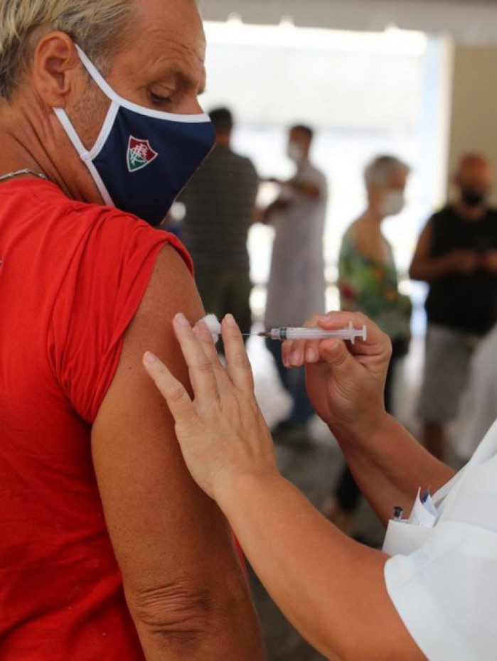 SES inicia vacinação de pessoas com autismo, paralisia cerebral e síndrome de Down