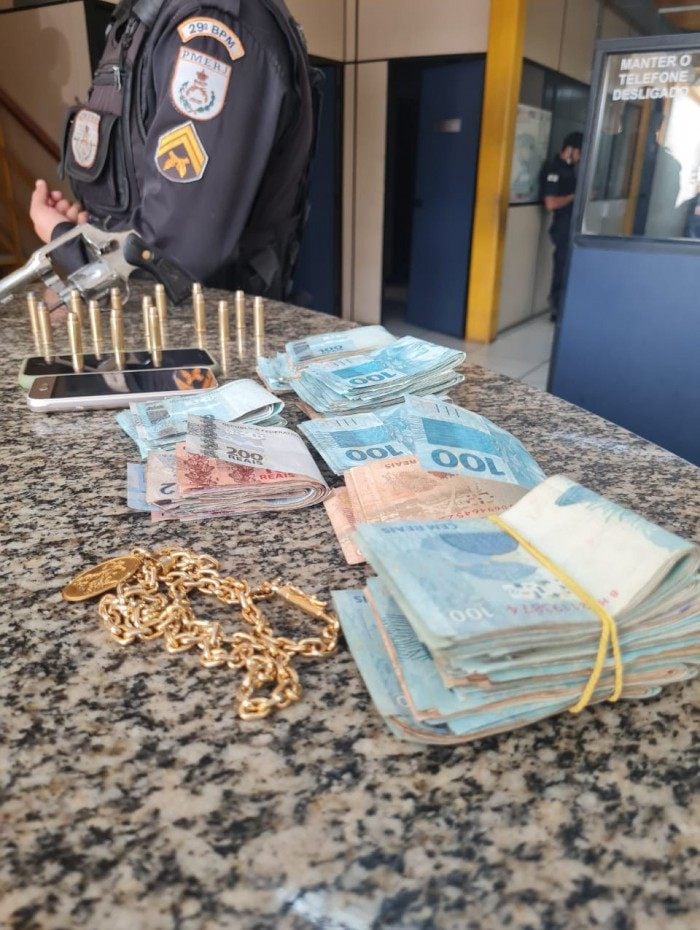 Trio preso: Ação do 29º BPM  recupera mais de R$ 30 mil e pertences roubados de homem em MG.