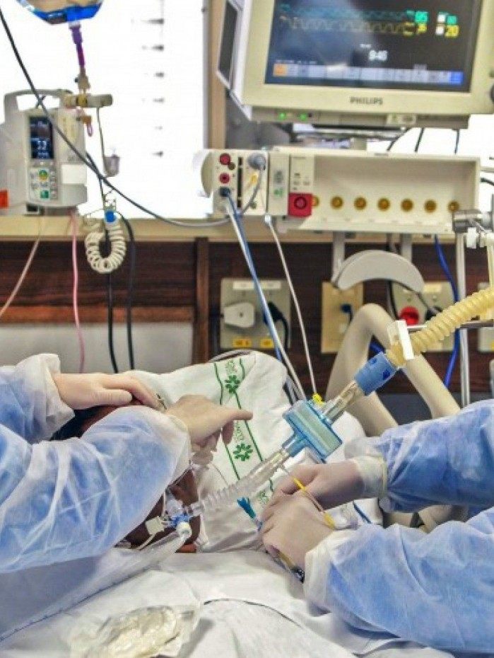 No Rio, 66% dos pacientes hospitalizados com sintomas respirat&oacute;rios n&atilde;o tem registro de vacina cotra a covid-19 no sistema Sivep-Gripe, do SUS.