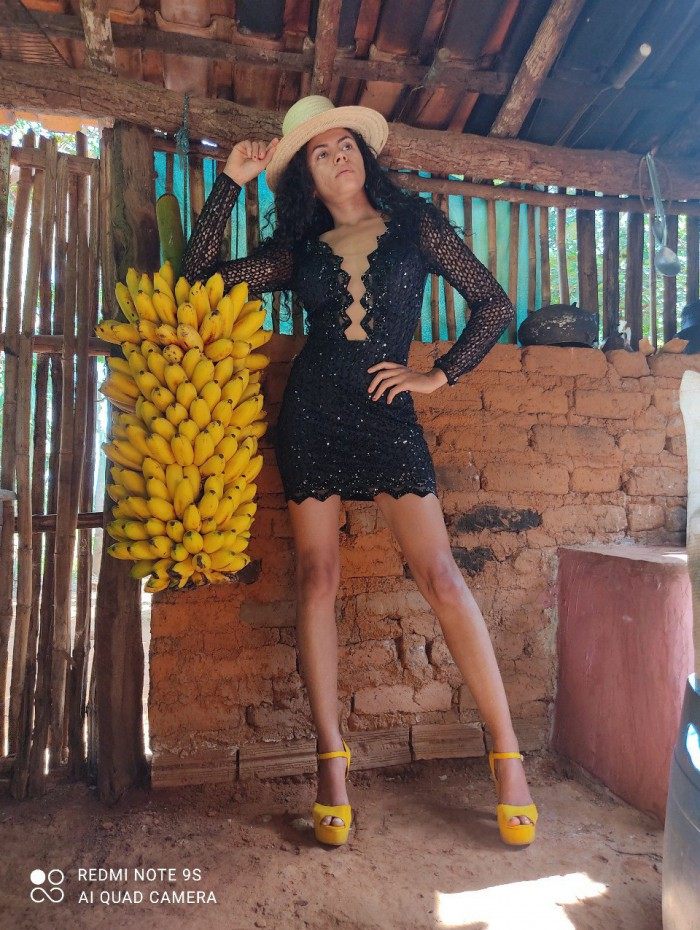 A blogueira Alessandra Ara&uacute;jo se destaca com seus tutoriais divertidos e seus v&iacute;deos sobre a vida na ro&ccedil;a