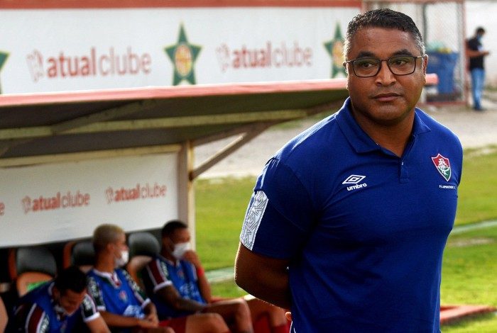 O técnico Roger Machado