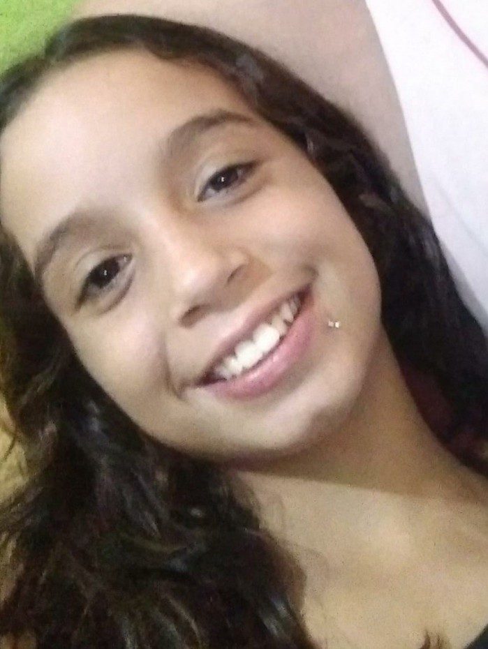 No &uacute;ltimo dia 9 de abril, a estudante Esmeralda Laurindo, de 13 anos, saiu da casa da av&oacute;, na Rocinha, para visitar uma amiga e n&atilde;o retornou  