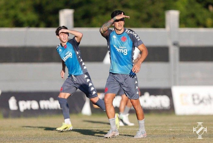 Cano e Galarza no treino do Vasco