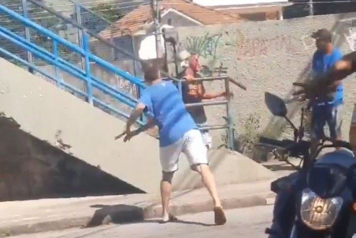 Homem é apedrejado após suspeita de roubo de celular em Engenheiro Leal