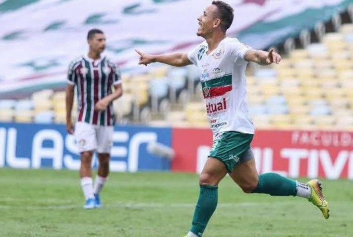 Romarinho comemorando gol contra o Fluminense na fase de grupos da Libertadores