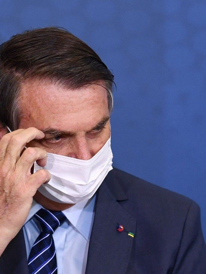 Outro problema relevante que as novas diretrizes culturais do governo deixam em aberto &eacute; sobre os projetos que j&aacute; foram aprovados e ainda aguardam a libera&ccedil;&atilde;o de verbas