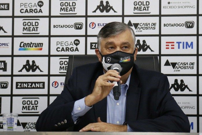 Presidente do Botafogo, Durcesio Mello pediu uma reunião extraordinária com o Conselho Deliberativo