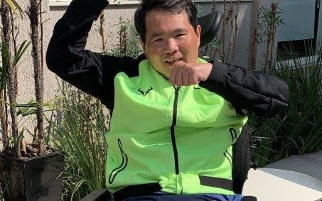 Jurado do 'Shark Tank Brasil' aparece nas redes sociais dois anos após grave acidente