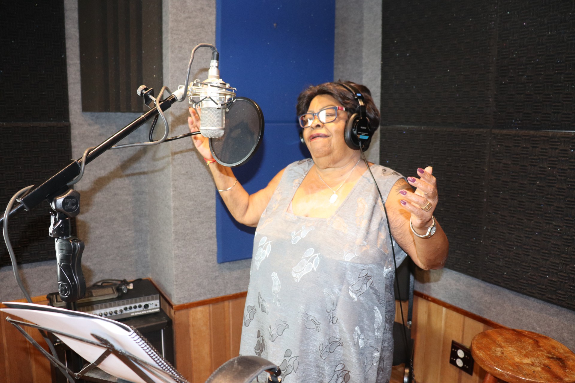 Aos 80 anos, Tia Surica está lançando o terceiro álbum da carreira  -  Sheila Gomes/Divulgação