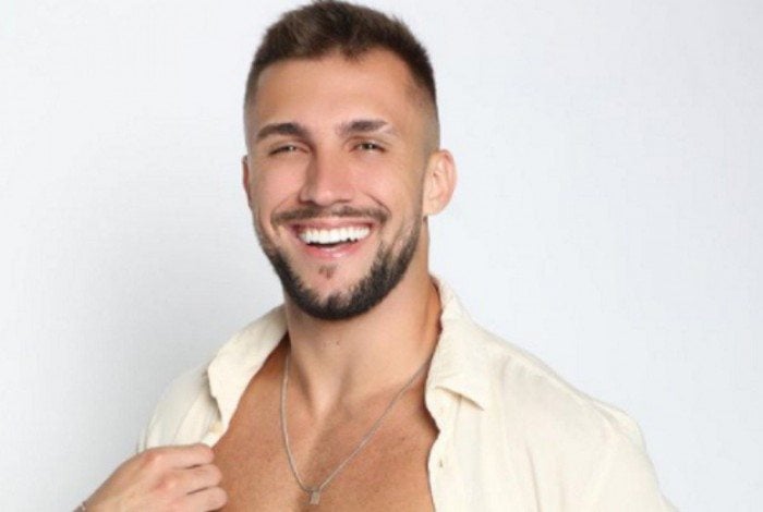 Arthur é imunizado contra a Covid-19