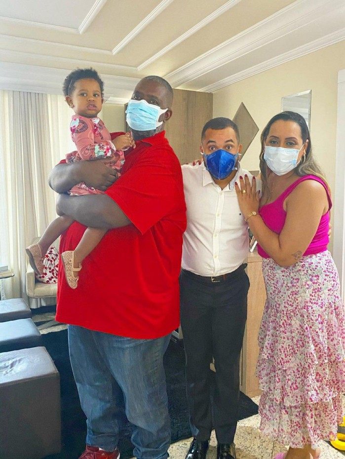 Péricles recebe Gil do Vigor em sua casa