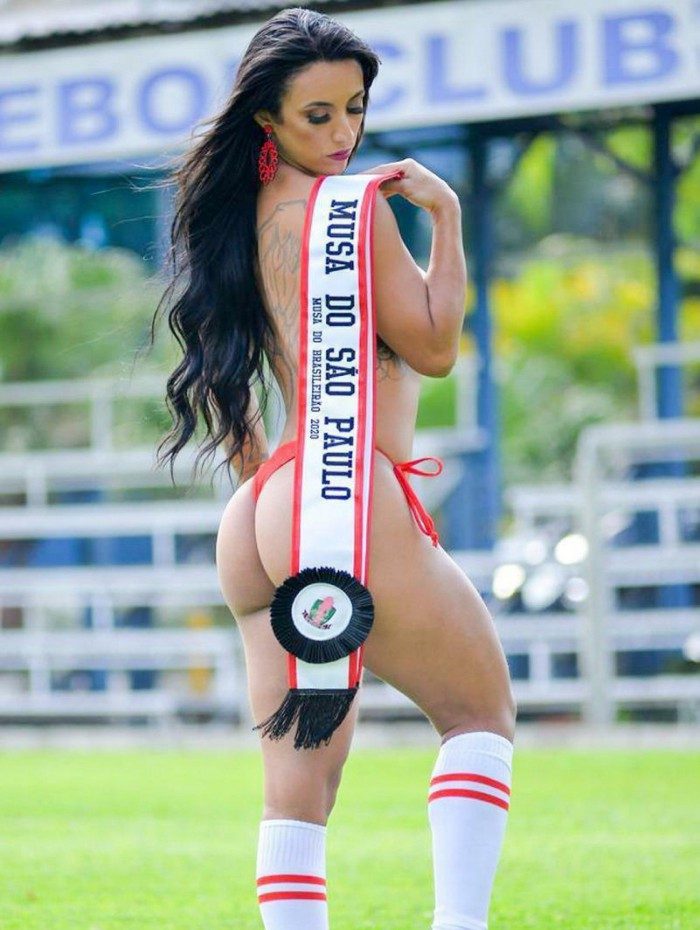 Luh Macedo comemorou a conquista estadual do S&atilde;o Paulo exibindo suas belas curvas e seu bumbum avantajado junto da sua faixa de musa s&atilde;o-paulina