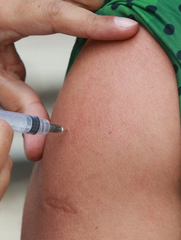 Vacinados com a primeira dose contra a covid-19 chegam a 25,7% da popula&ccedil;&atilde;o