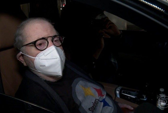 Jô Soares toma segunda dose da vacina contra covid-19 e bomba na internet 