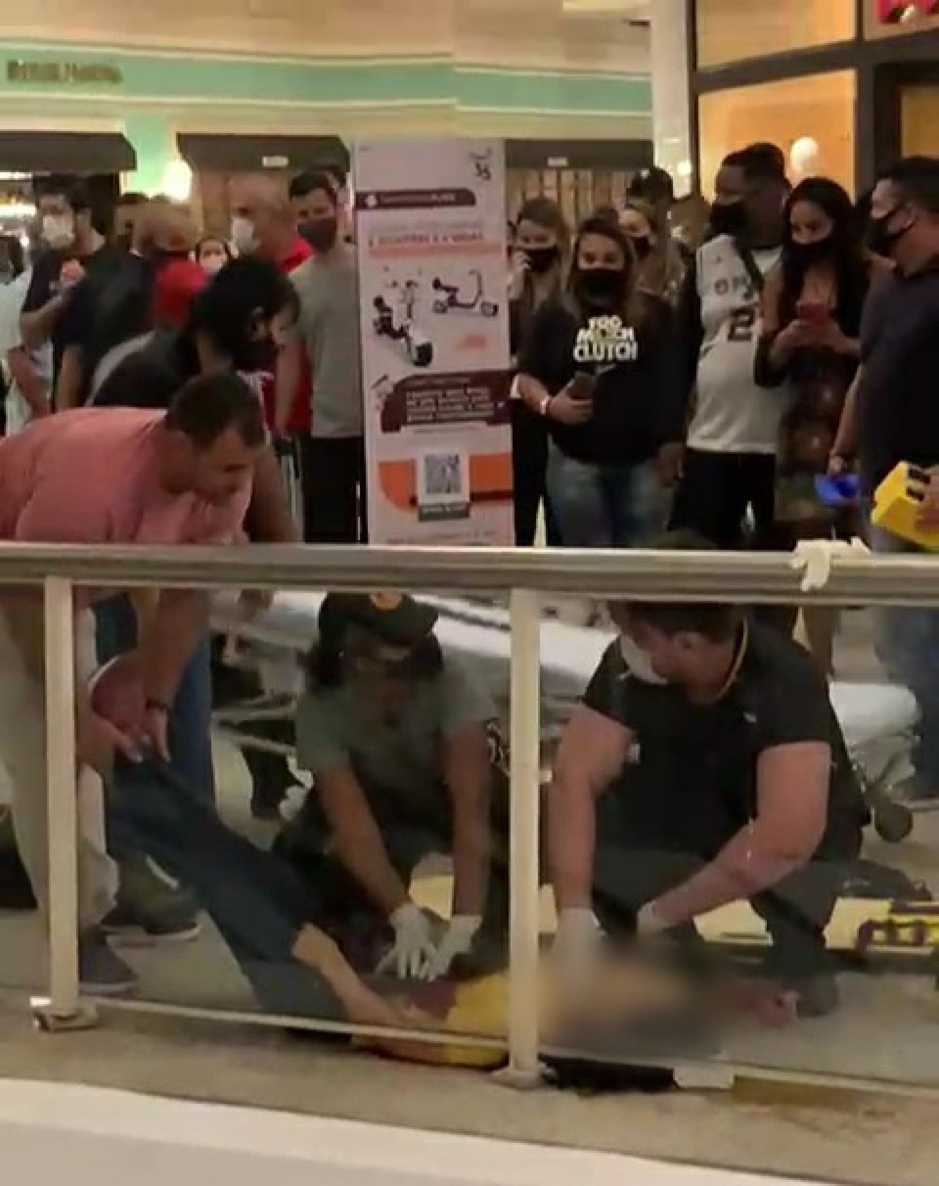 Mulher morre após ser esfaqueada em shopping de Niterói