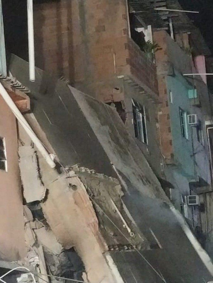 Pr&eacute;dio de quatro andares desabou em Rio das Pedras, na Zona Oeste do Rio, e deixou duas pessoas mortas