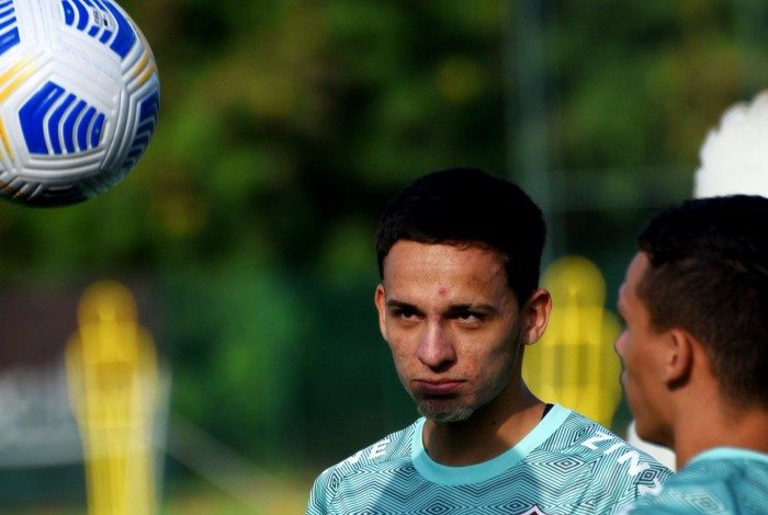 Aos 20 anos, Gabriel Teixeira ganhou mais oportunidades e marcou dois gols como profissional
