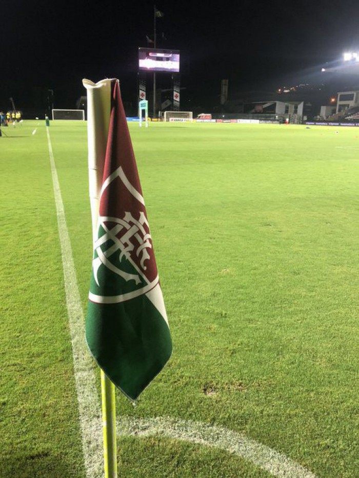 Fluminense colocou bandeirinha com seu símbolo em São Januário