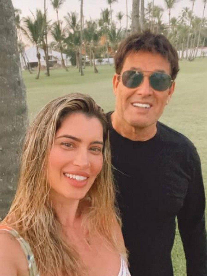 S&eacute;rgio Mallandro se declara para a namorada
