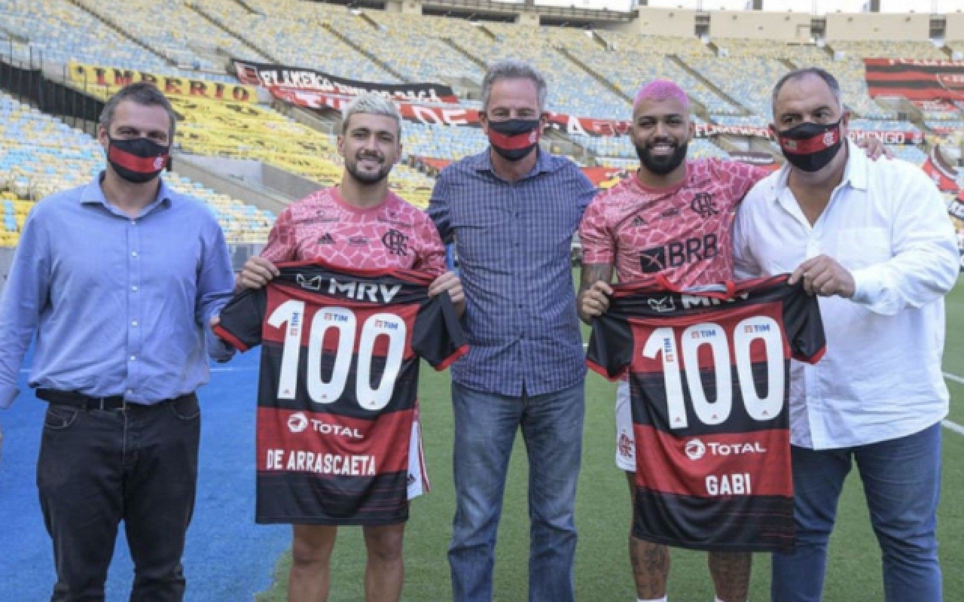 'Identidade rubro-negra': apenas três atletas no último time titular não têm mais de 100 jogos com a camisa do Flamengo