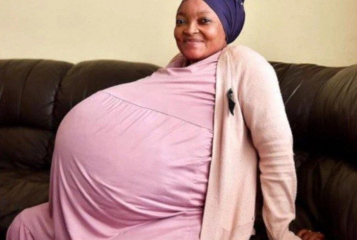 Mulher dá à luz 10 bebês na África do Sul
