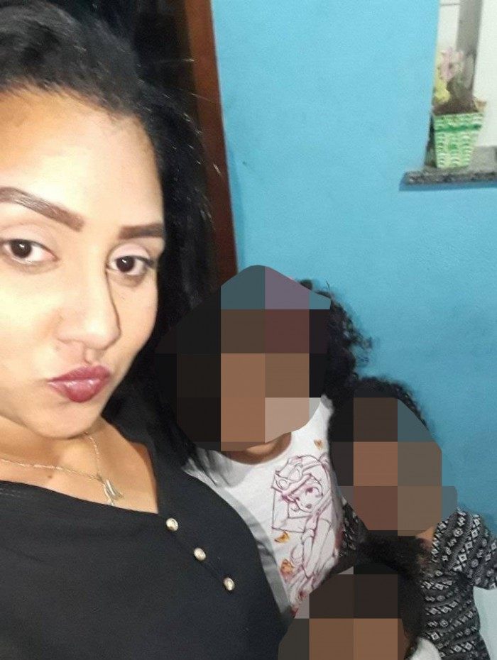 Ana Caroline Felício foi morta a facadas pelo marido aos 29 anos 