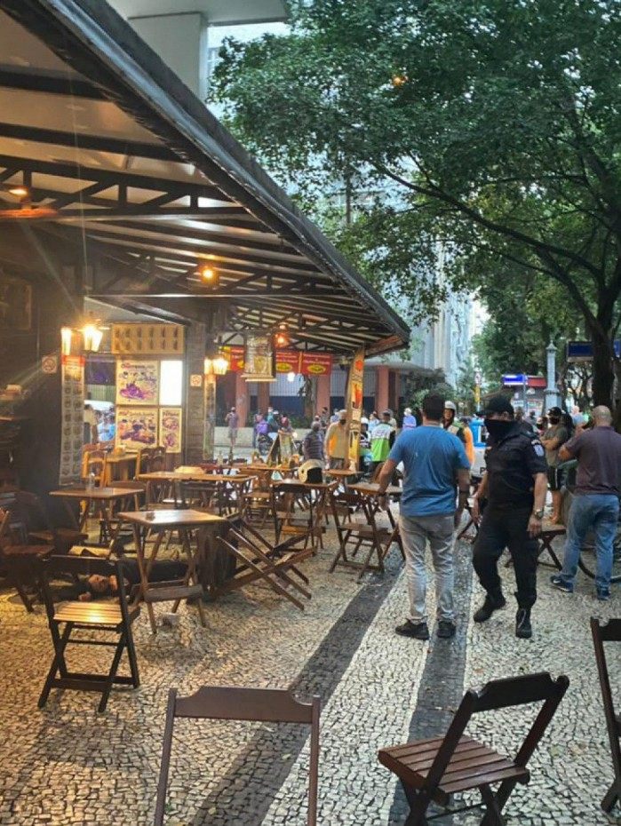 Mulher foi baleada na Rua Anita Garibaldi