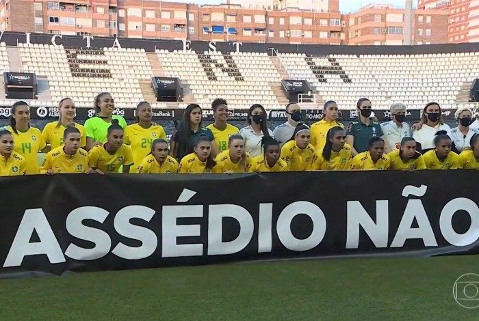 Jogadoras da seleção brasileiro protestaram contra o assédio de Rogério Caboclo a uma funcionária da CBF