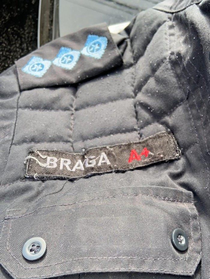 Polícia Civil apreendeu farda personalizada na casa de Ecko. 'Capitão Braga' faz referência ao sobrenome do miliciano