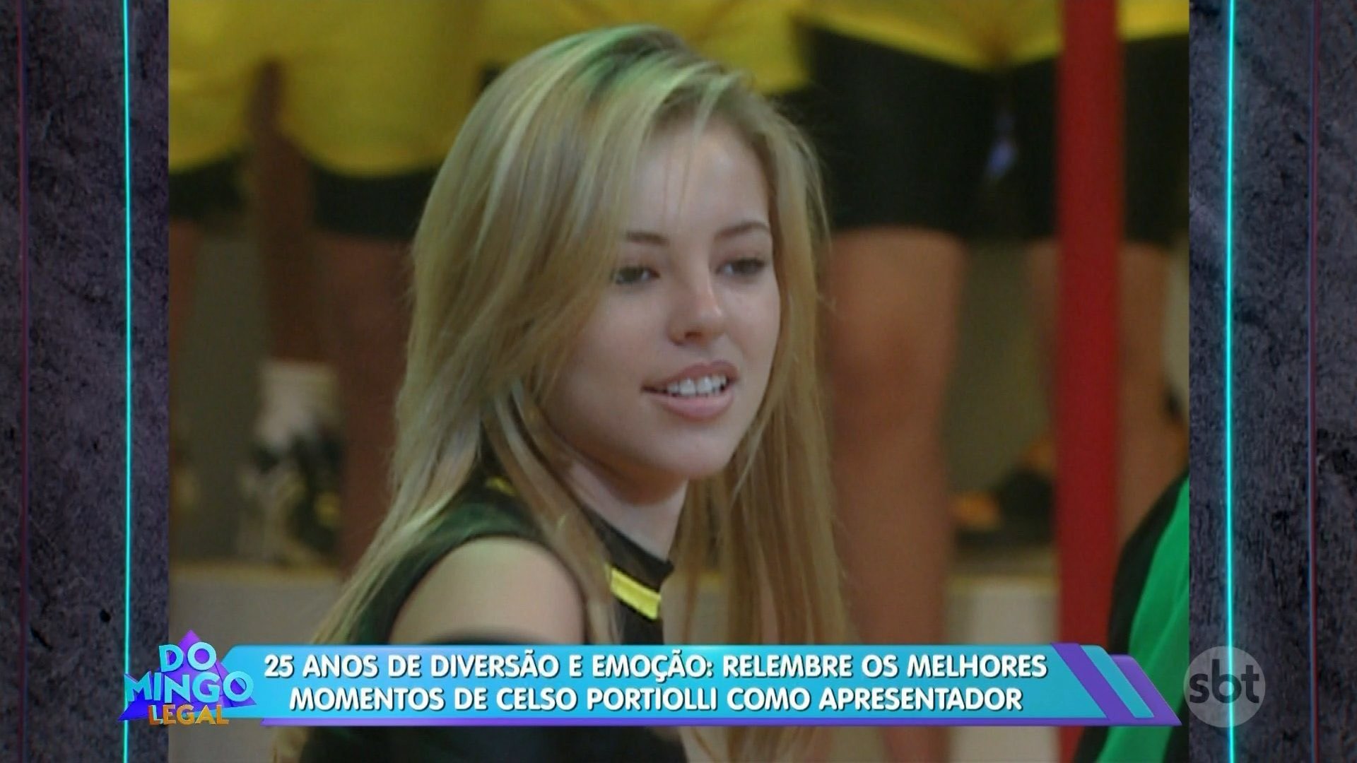 Paolla Oliveira quebra a internet ao surgir como assistente de palco do 'Passa ou Repassa' do SBT