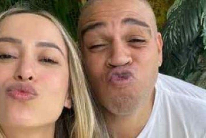 Acabou! Após um mês de namoro, Adriano Imperador coloca ponto final em namoro com futura medica 