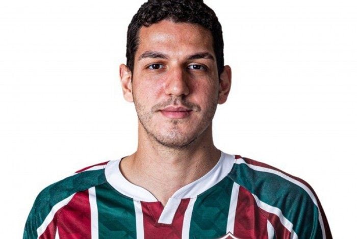 Nino é zagueiro do Fluminense 