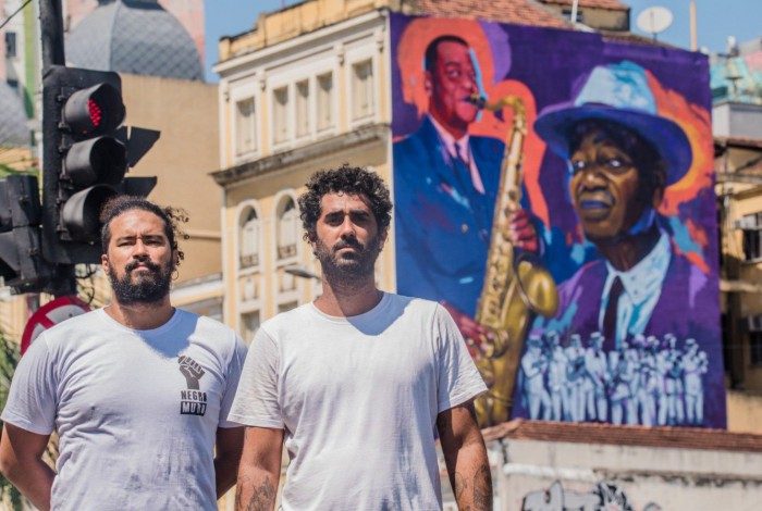 Pedro Rajão (E) e Cazé fazem resgate histórico por meio do graffiti