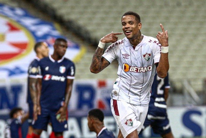 Atacante caiu nas graças da torcida e é um dos jogadores que estão em alta com o técnico Roger Machado 