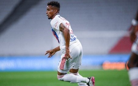 Flamengo negocia com ex-volante do São Paulo para substituir Gerson