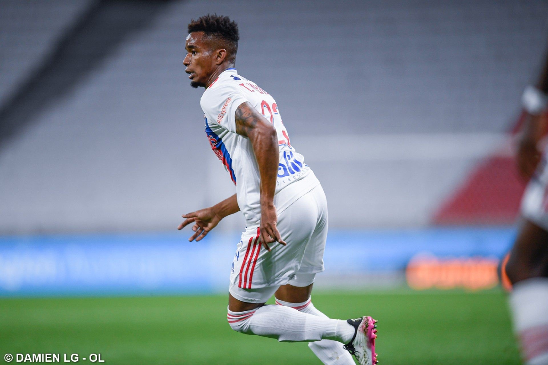 Flamengo negocia com ex-volante do S&atilde;o Paulo para substituir Gerson