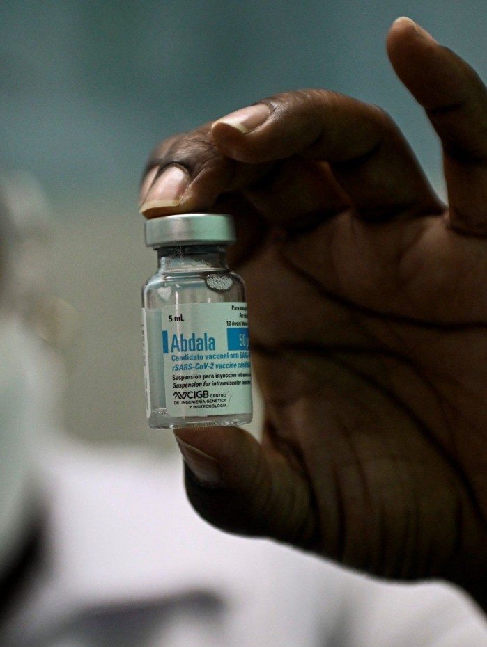 As vacinas cubanas, que se baseiam em uma prote&iacute;na recombinante, segundo cientistas, podem ser armazenadas entre 2&deg;C e 8&deg;C, o que d&aacute; uma vantagem para as condi&ccedil;&otilde;es da Am&eacute;rica Latina.