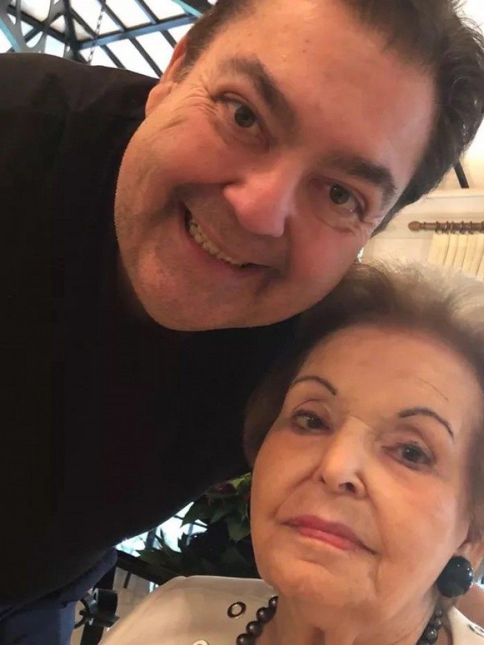 Faustão e sua mãe Cordélia Moraes Correia Silva, ele fez uma linda homenagem em seu programa para a matriarca da família no final de 2020.