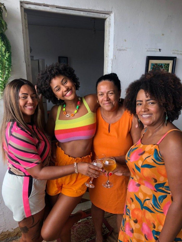 A tia, Kathlen, a avó Sayonara e a mãe: sonhos se vão, fica a saudade