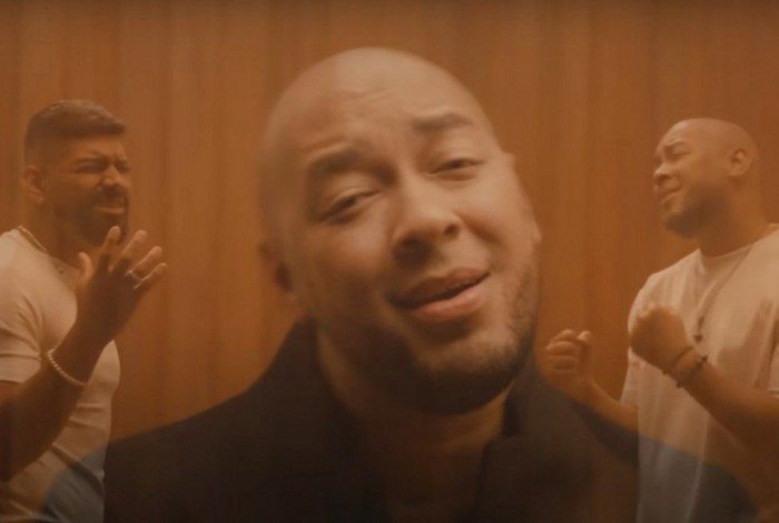 Cantor  gospel Tom Carfi grava com Dilsinho 