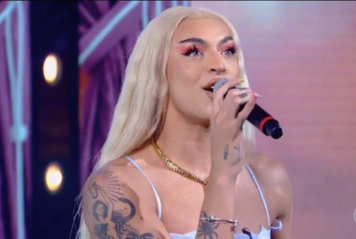 Pabllo Vittar conta que a família participou do 'Movimento sem Terra'