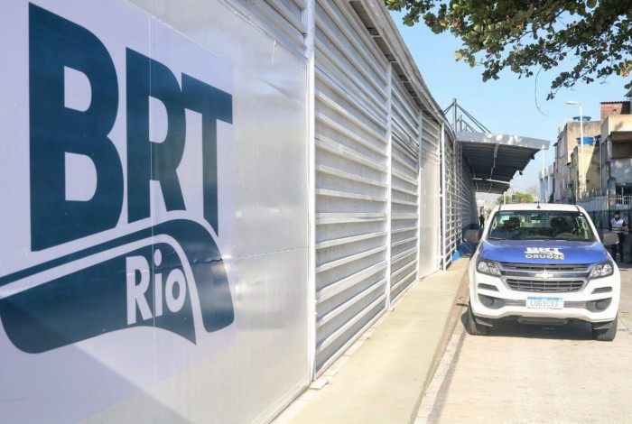Estação Olaria do BRT Transcarioca, reaberta na última sexta (25) com nova grade de ferro